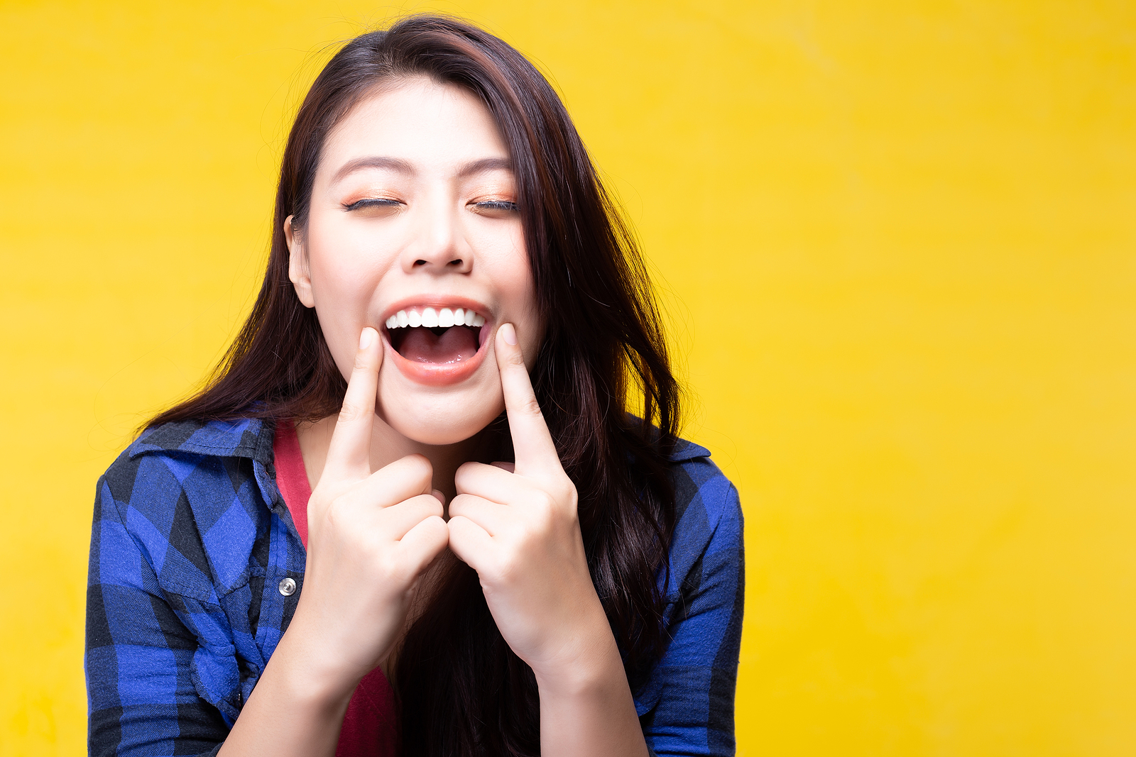 COSMETIC DENTIST IN OAK HILL SAYS STAY FAR FROM DENTAL FADS!
