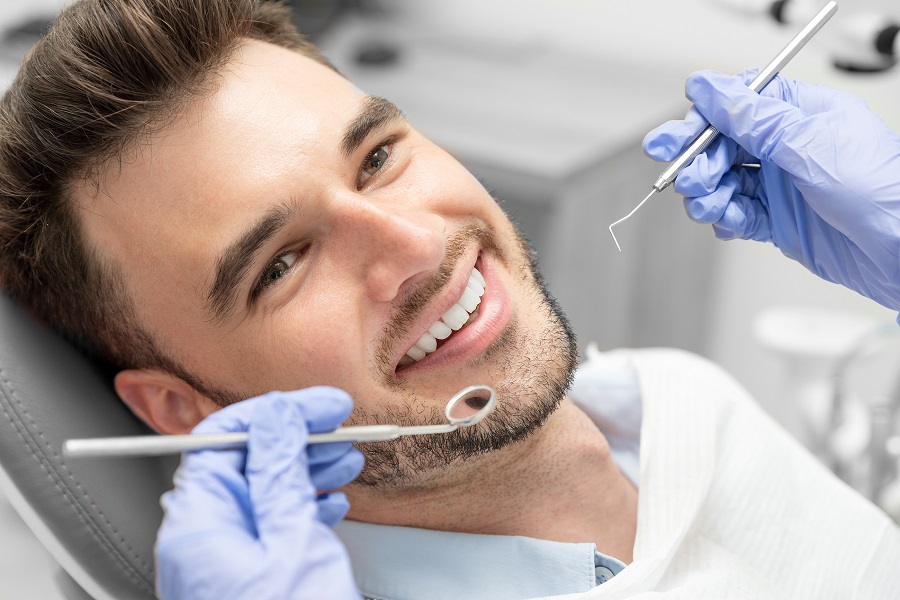 GOT DENTAL IMPLANTS? IT’S TIME TO BREAK THESE BAD HABITS